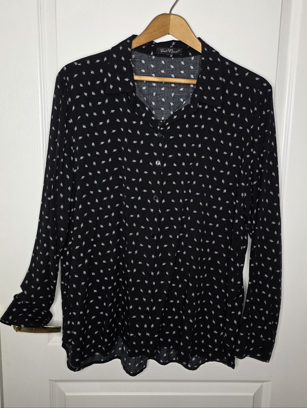 Velvet Heart Black With White Leaf Print Button-Front Long Sleeve Blouse XL